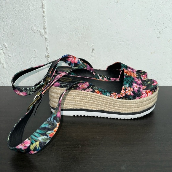 The Wishbone Collection Platform Floral Espadrille Size  10 - Picture 2 of 7